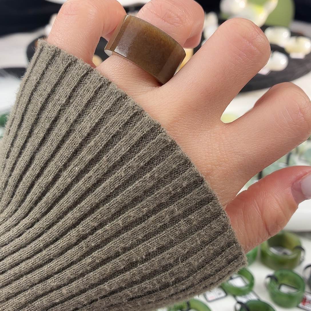 和田玉未镶嵌戒指S125咖糖直切16.8