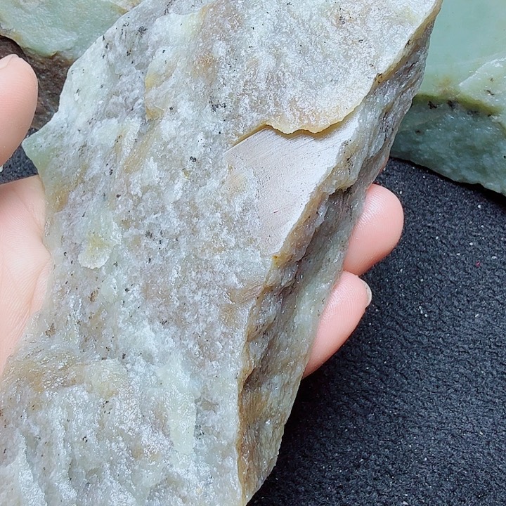 未镶嵌和田玉（糖玉）珠宝半成品