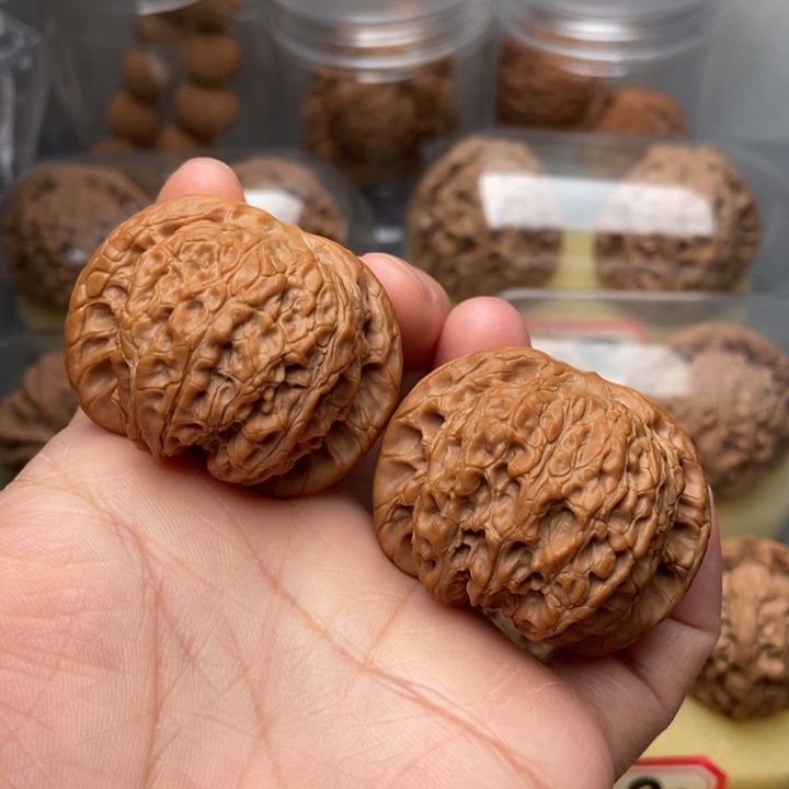 文玩核桃把件血麒麟