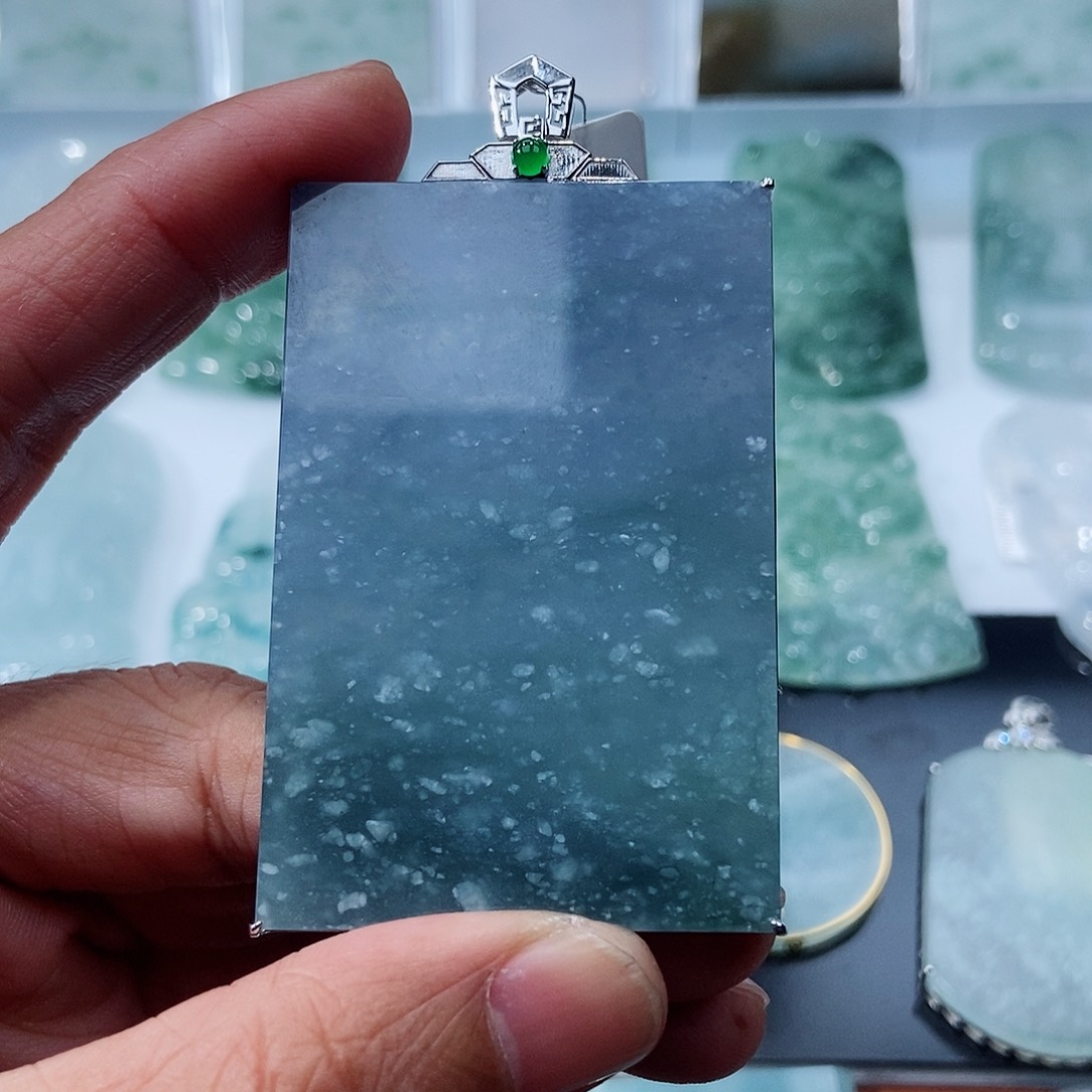 翡翠吊坠(不含链)18K金镶嵌盛*生