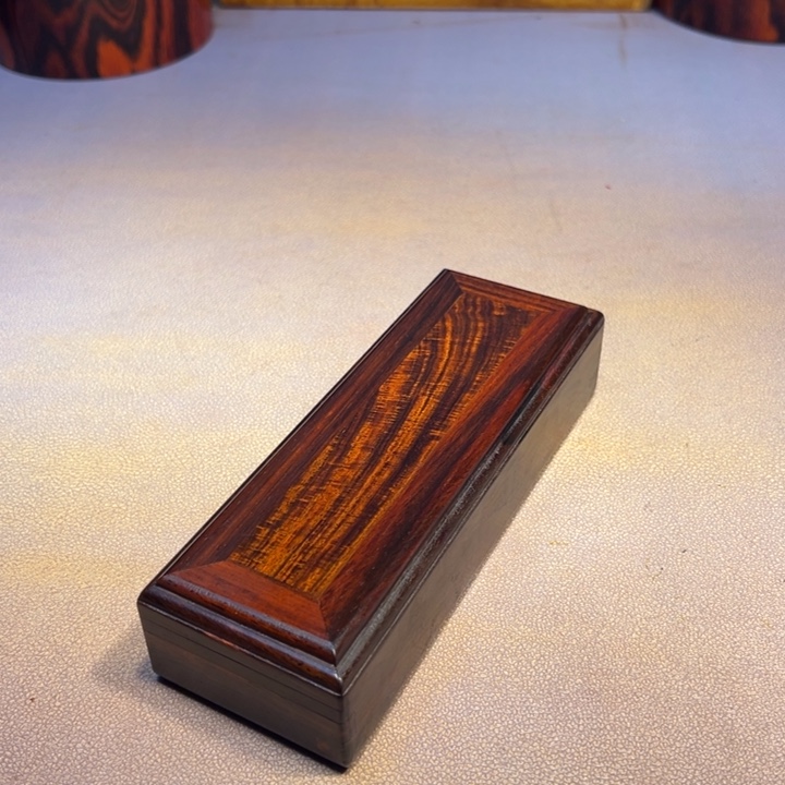 喜***茶机关盒。          