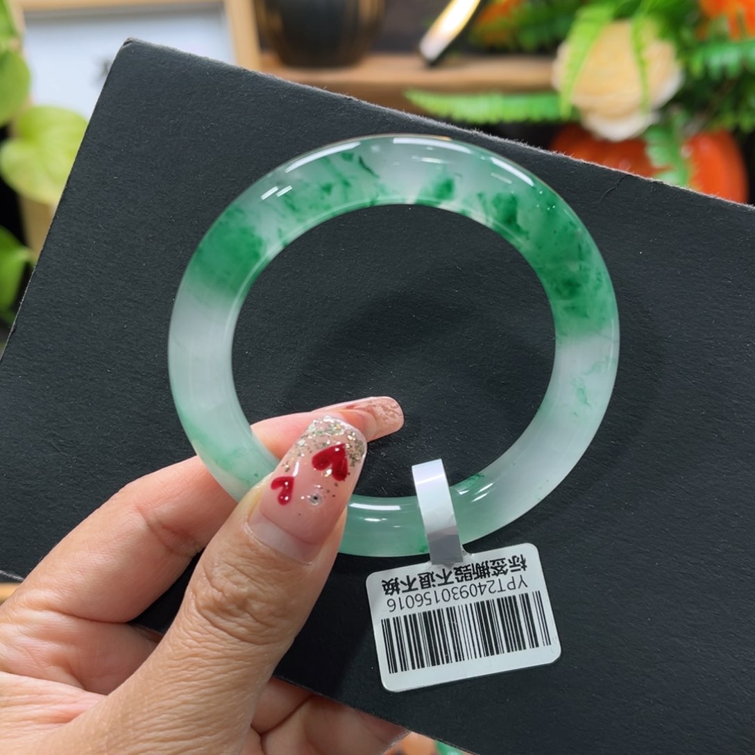 石英质玉手镯未镶嵌?****➕周周52.5