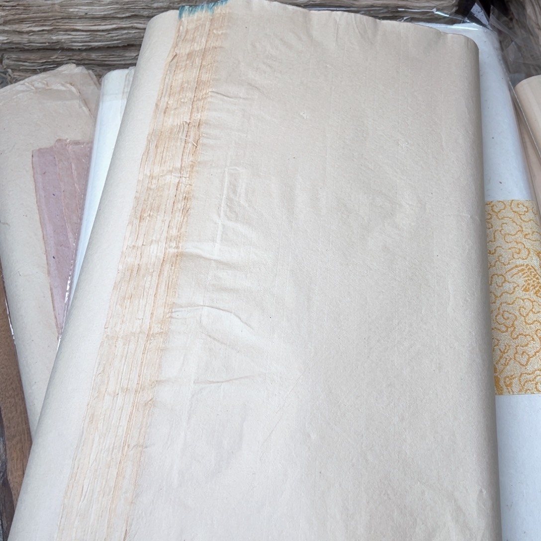 K-9做旧蝉翼竹纸。46×76cm