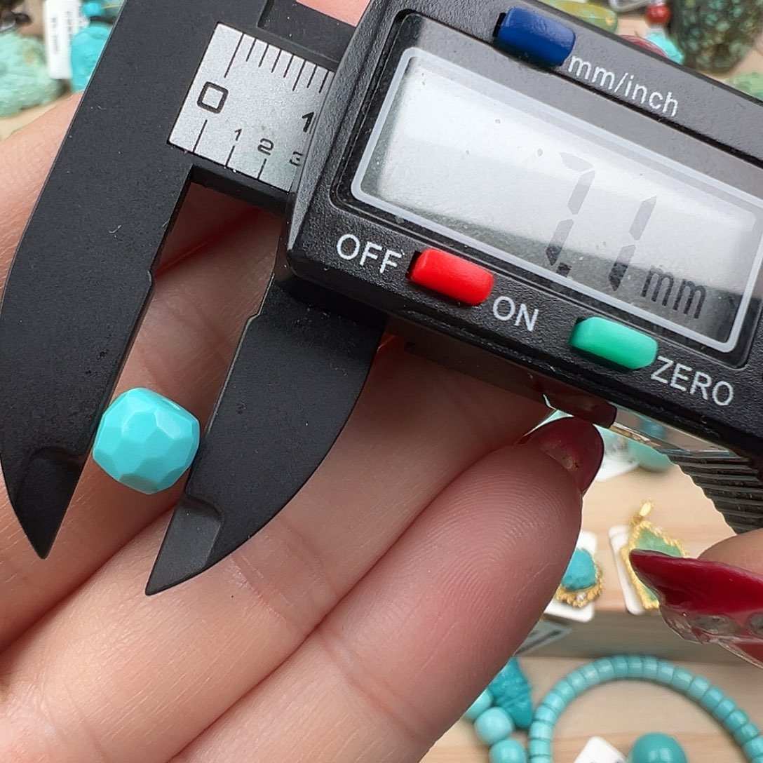 绿松石配饰未镶嵌