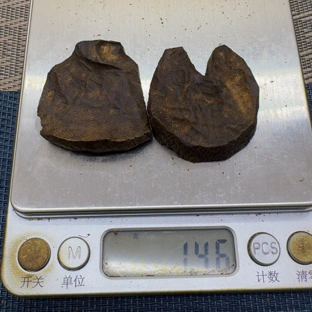 沉香沉香木制品潘*明绿奇楠沉香包头