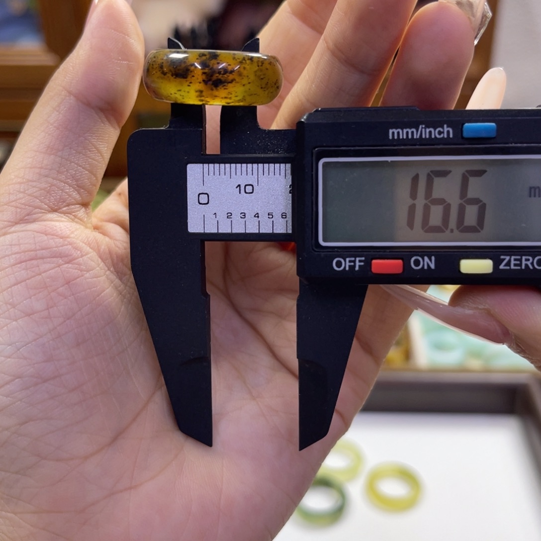 蛇纹石玉未镶嵌手镯147