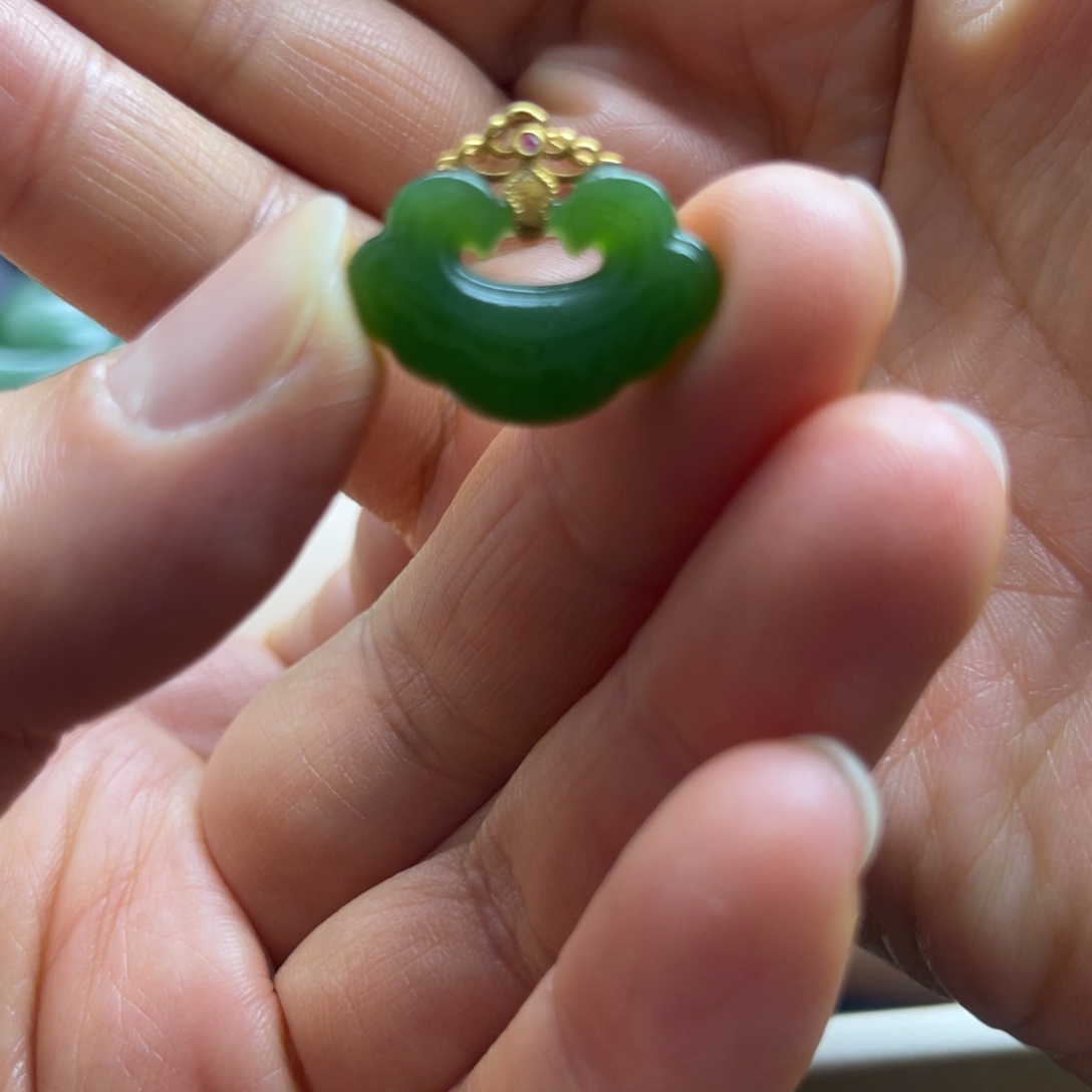 遇****和田玉18K金镶嵌吊坠(不含链)