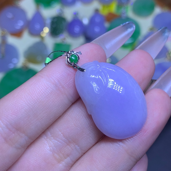 颈饰18K金镶嵌翡翠