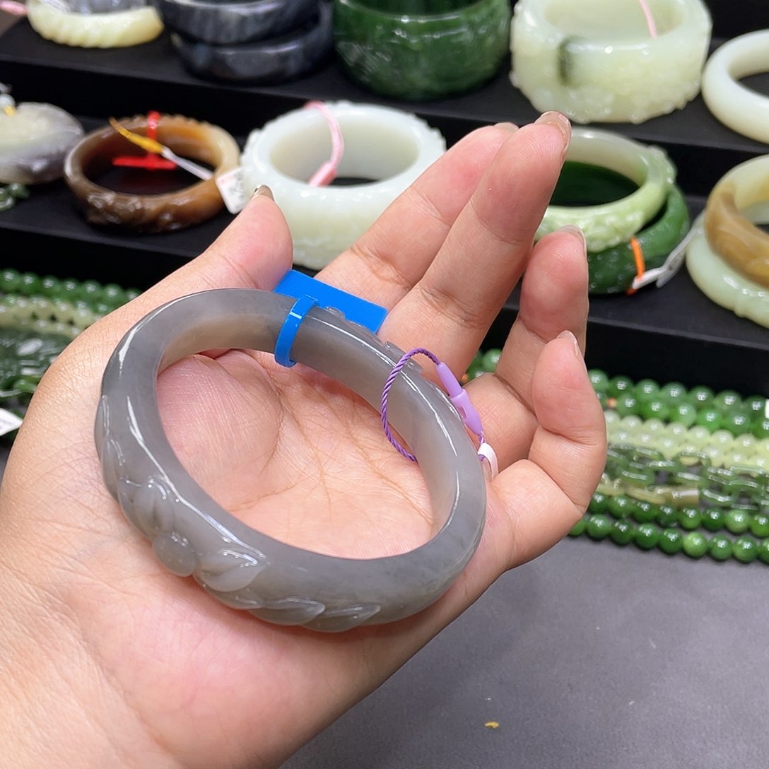 和田玉手镯58圈口27未镶嵌