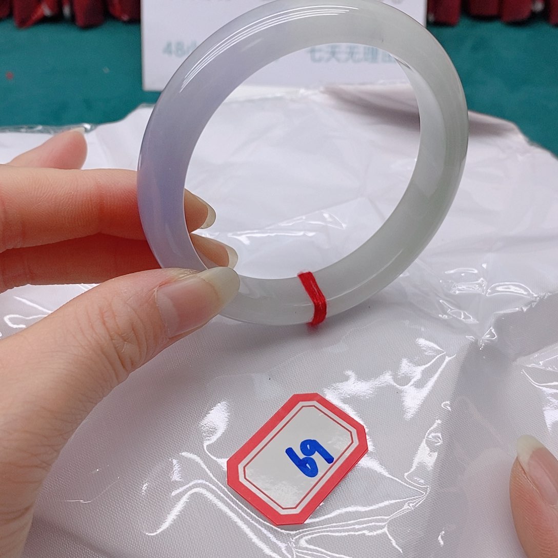 翡翠手镯未镶嵌妥*69999999