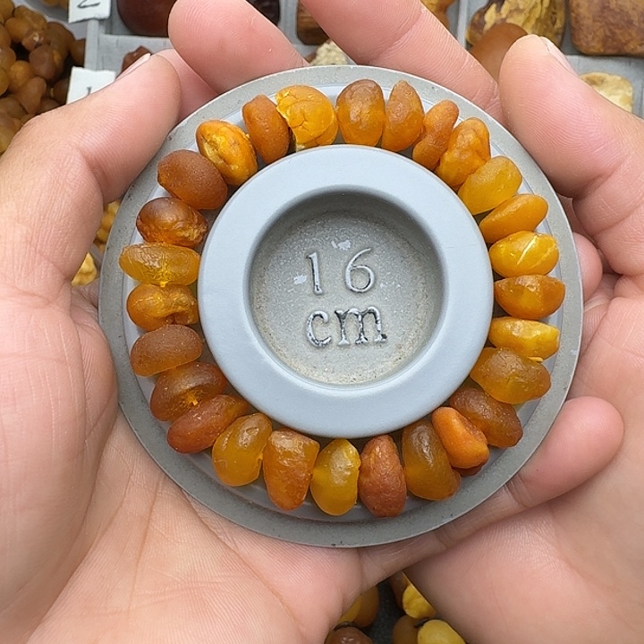 劉***i蜜蜡未镶嵌裸石天然蜜蜡手串