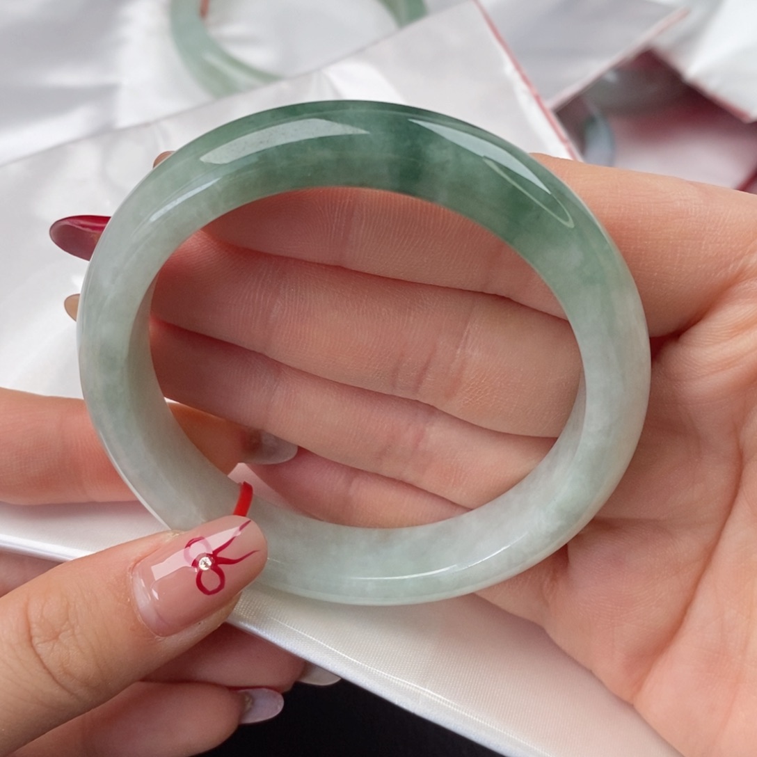 翡翠手镯未镶嵌5960口31框