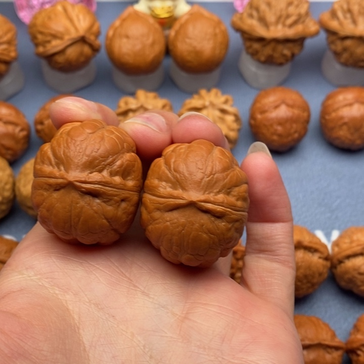 文玩核桃吊坠水晶方墩