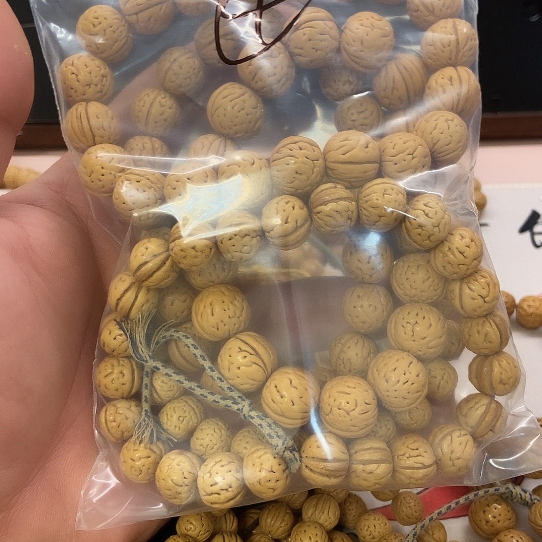 吊坠桃核444444444