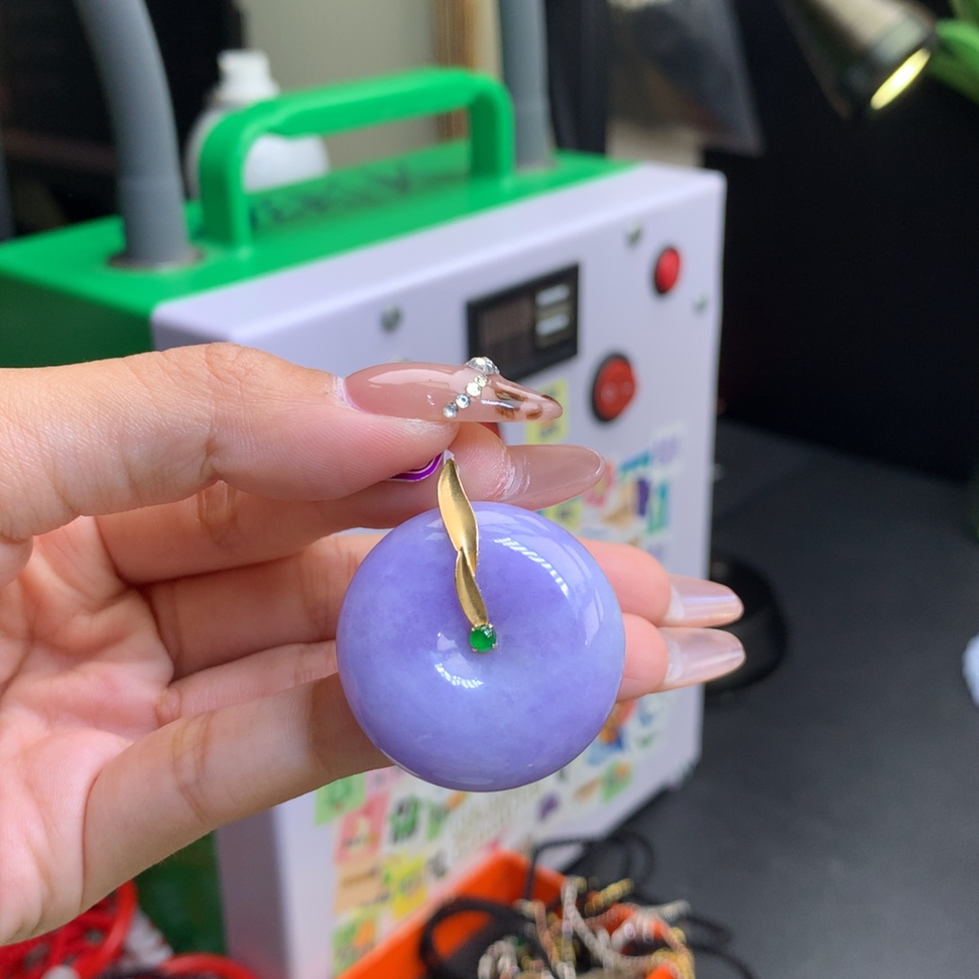 翡翠18K金镶嵌颈饰