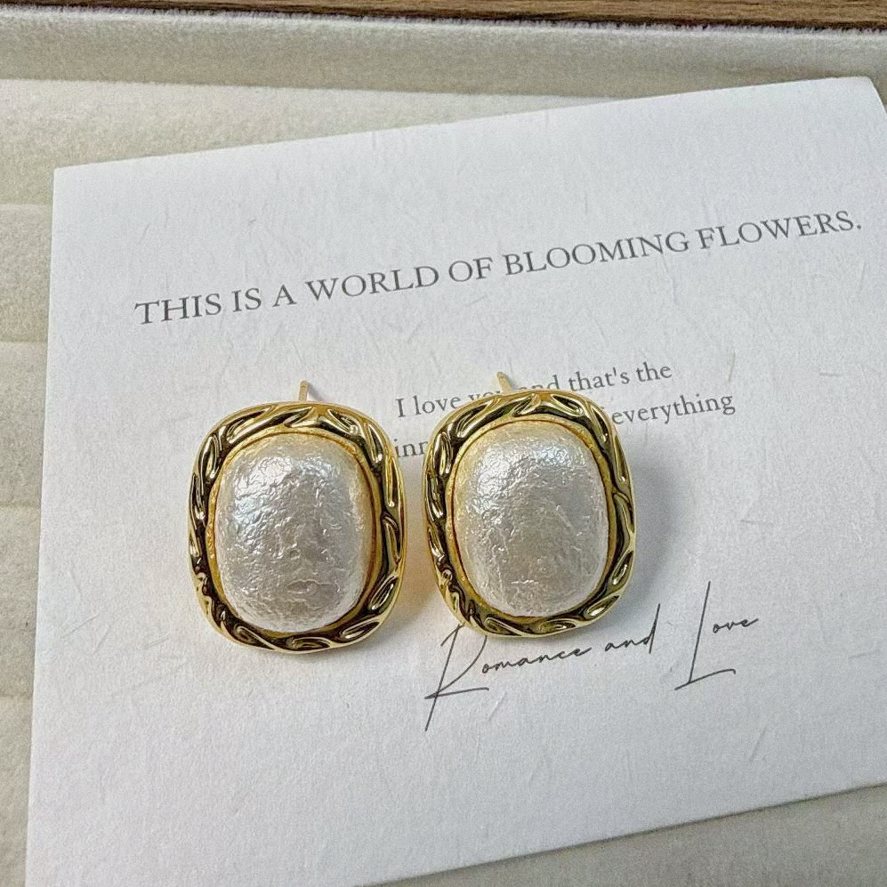 铜合金耳饰 棉花珠~复古法式优雅秋冬中古风百搭轻奢耳钉 A202