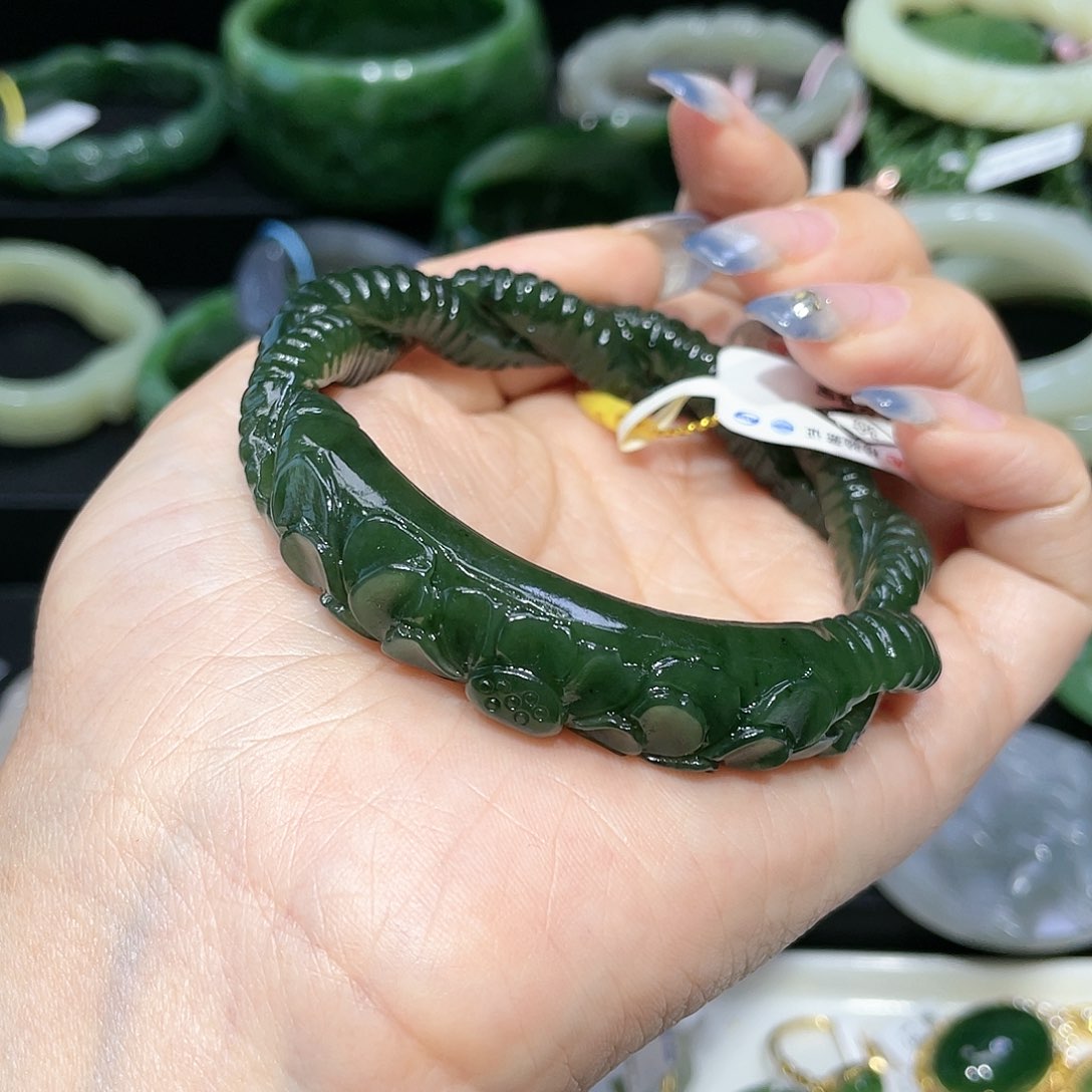 【闪购商品】和田玉手镯56圈口46未镶嵌璐*