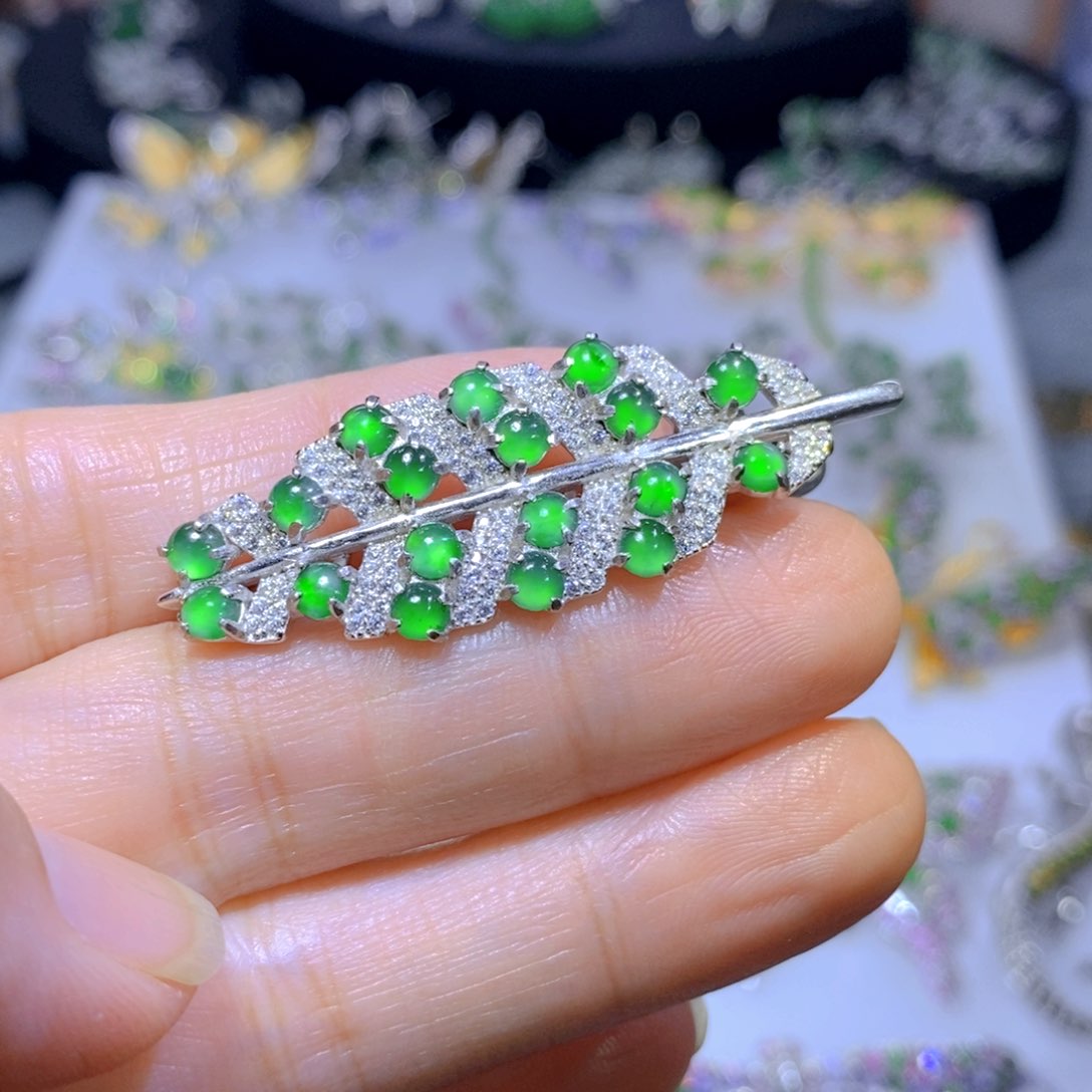 翡翠颈饰银S925镶嵌天然翡翠