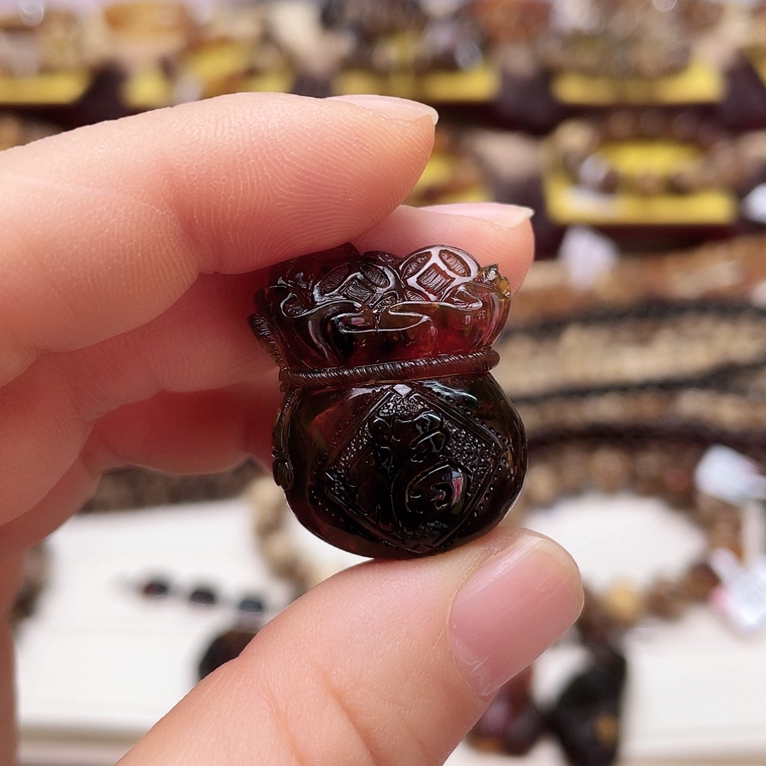 琥珀裸石未镶嵌G****乖大