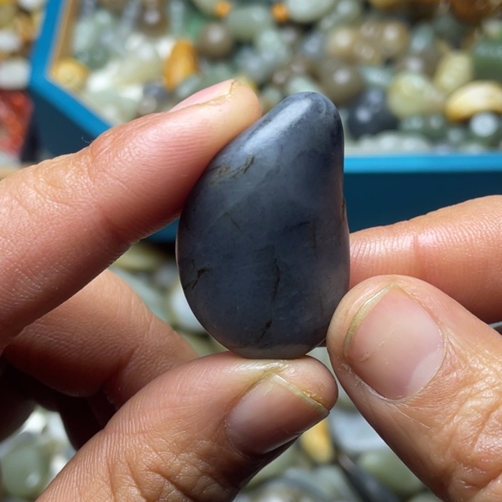 和田玉未镶嵌珠宝半成品