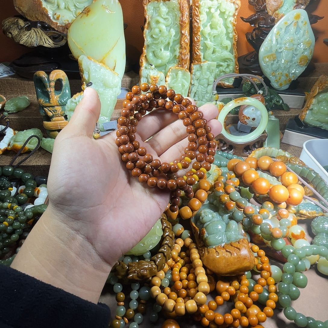 透闪石质玉未镶嵌珠宝奇石