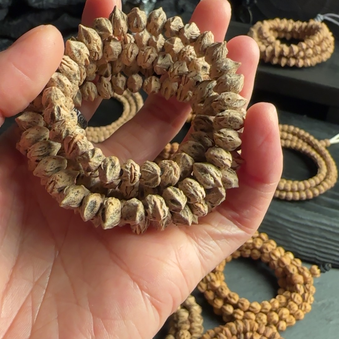 大叶紫檀（黑酸枝木类）