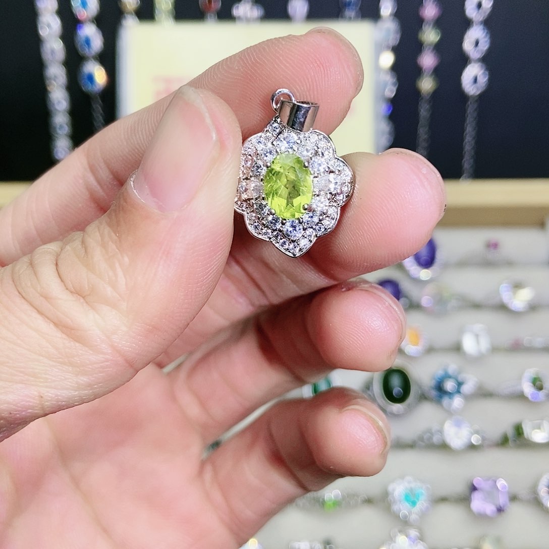 【闪购商品】吊坠(不含链)未镶嵌橄榄石