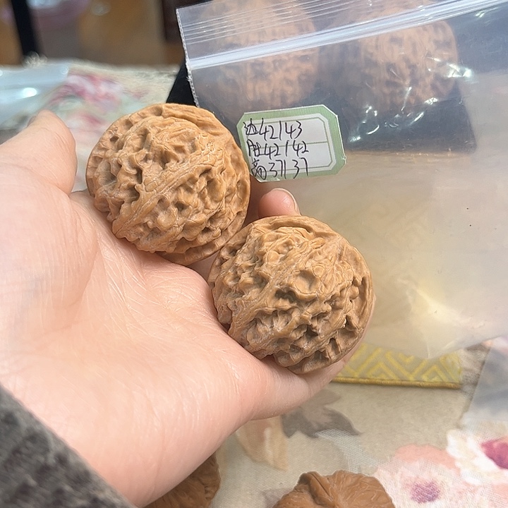 文玩核桃把件苹果园