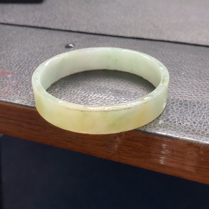 定制翡翠未镶嵌手镯