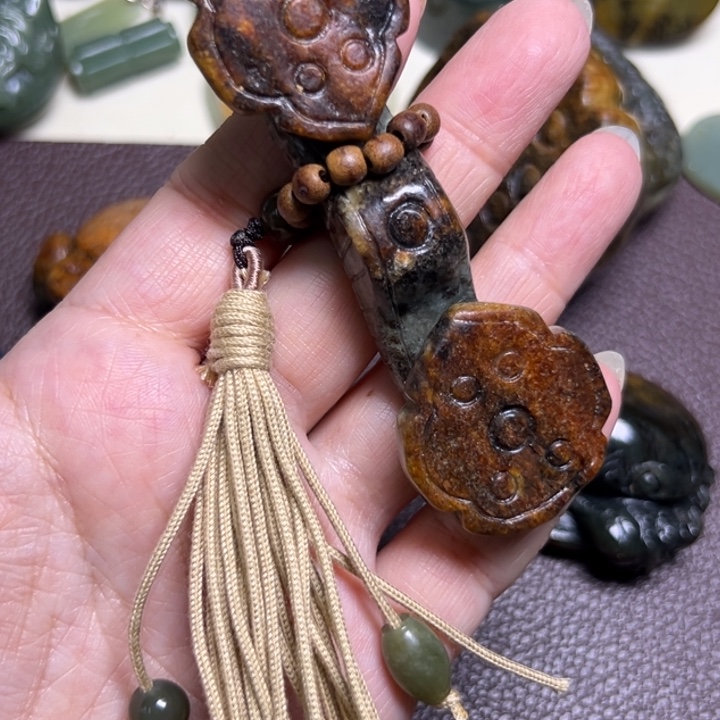 岫岩河磨玉（透闪石质玉）未镶嵌颈饰