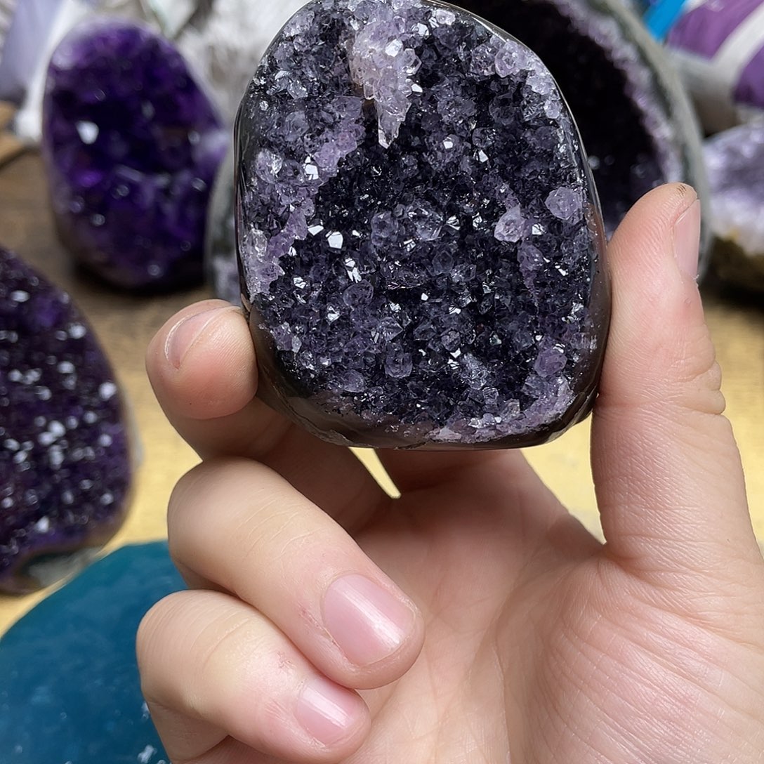 紫晶未镶嵌大型摆件（非配饰）