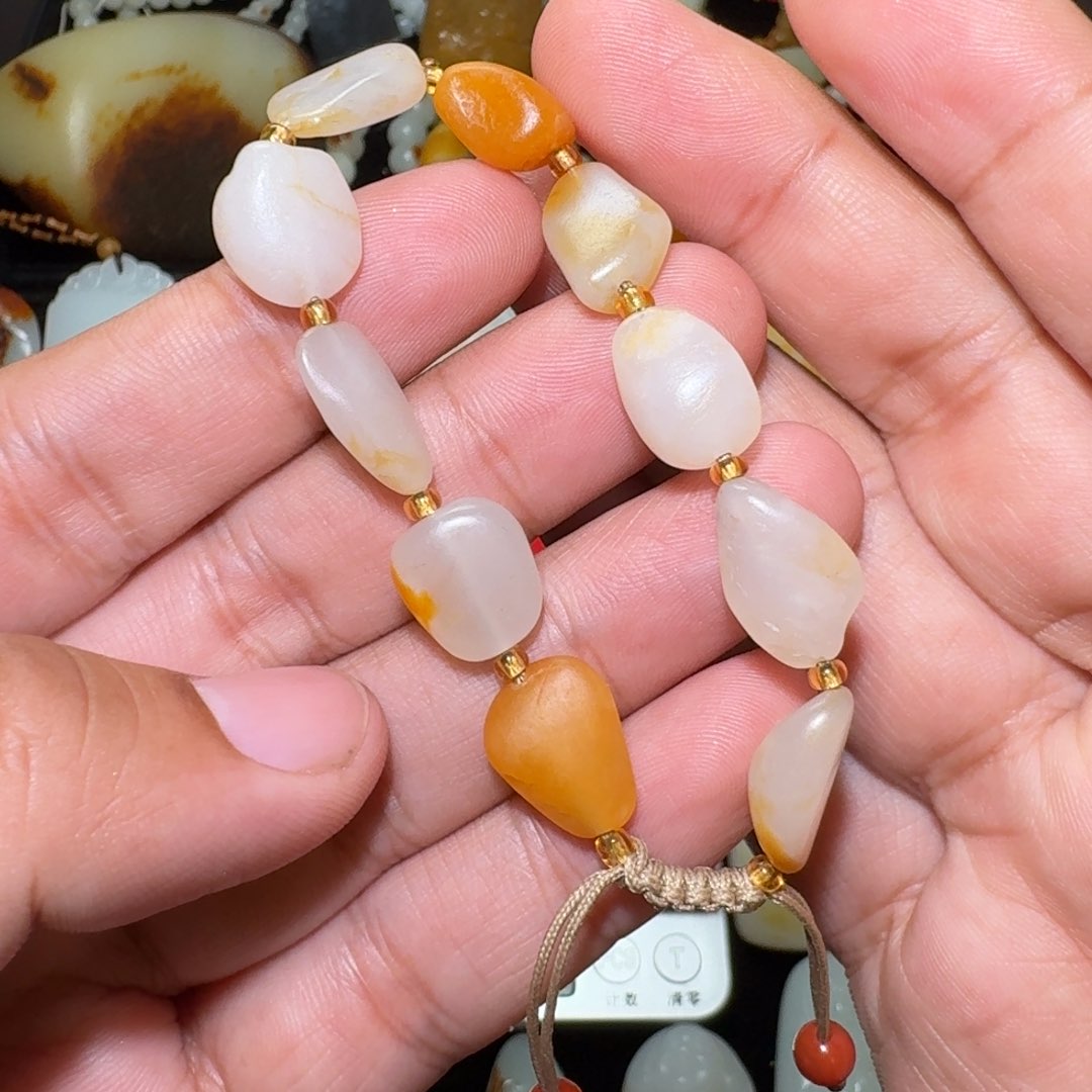 和田玉颈饰未镶嵌