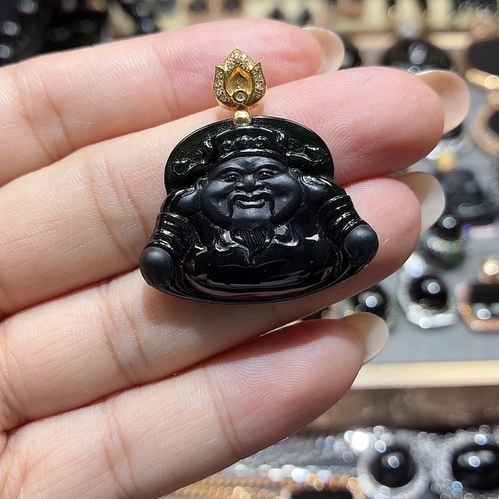 颈饰18K金镶嵌翡翠