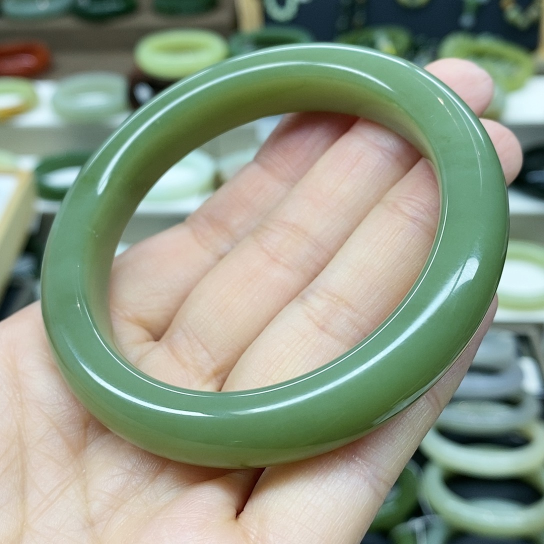 【闪购商品】未镶嵌手镯和田玉