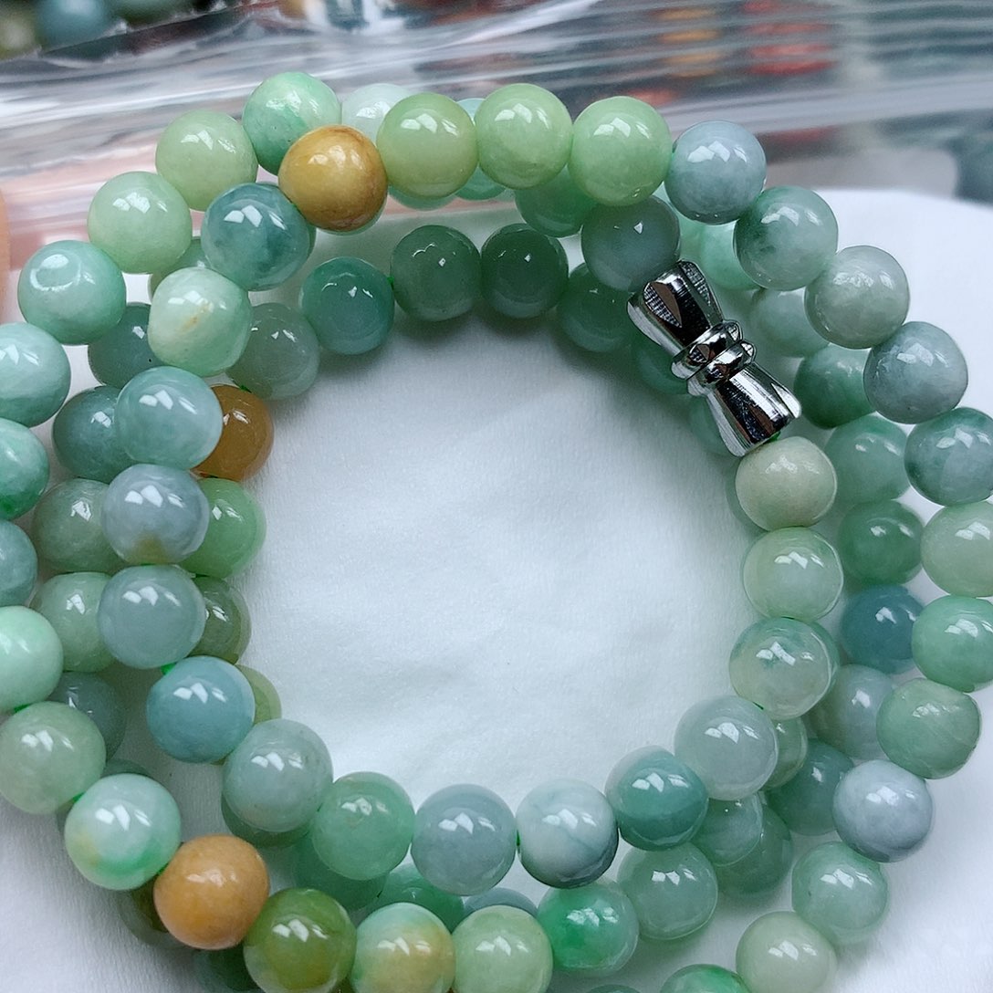 翡翠颈饰未镶嵌手串