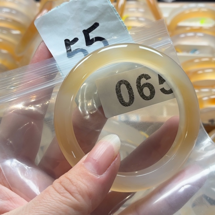 玛瑙/玉髓未镶嵌手镯