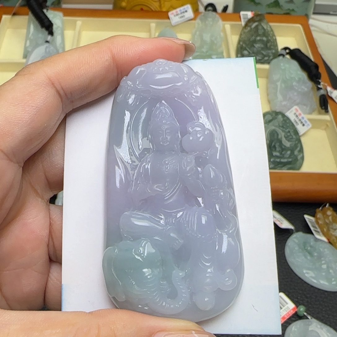 君***翡翠未镶嵌颈饰  