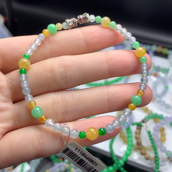 翡翠手镯未镶嵌翡翠