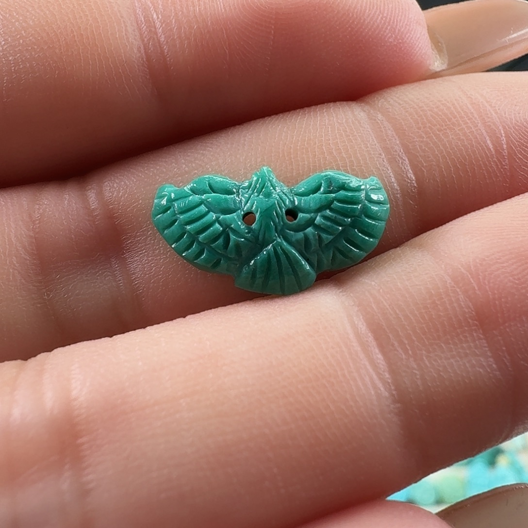 绿松石未镶嵌颈饰