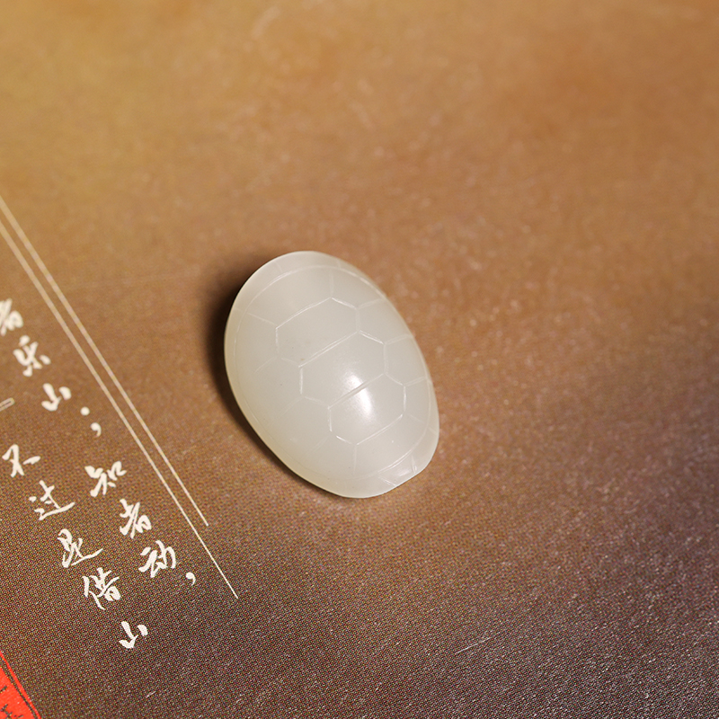 顽石阁新疆和田玉白玉龟壳龟甲文玩配饰小提溜2.2g