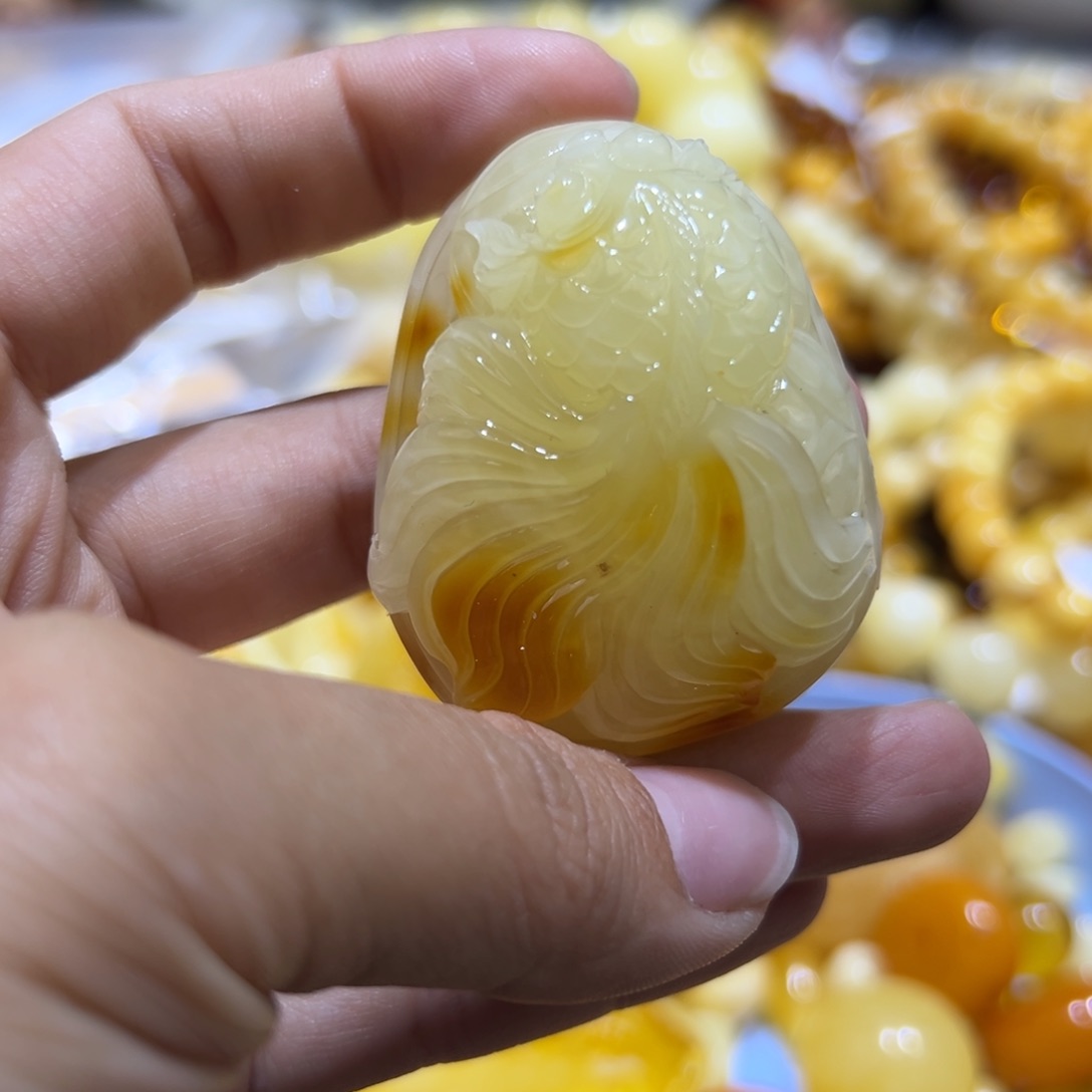 琥珀珠宝奇石未镶嵌