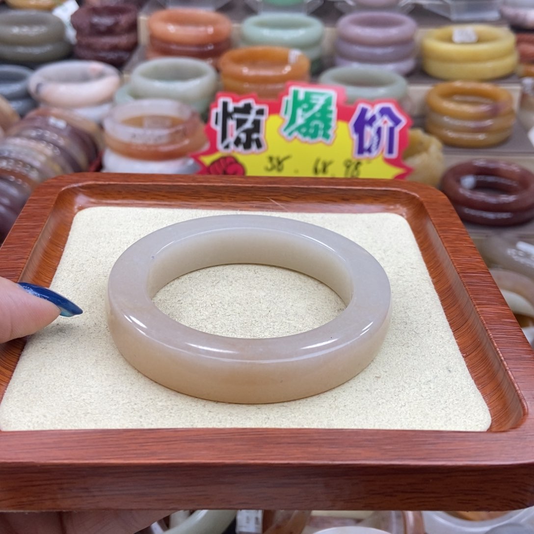 石英质玉未镶嵌手镯