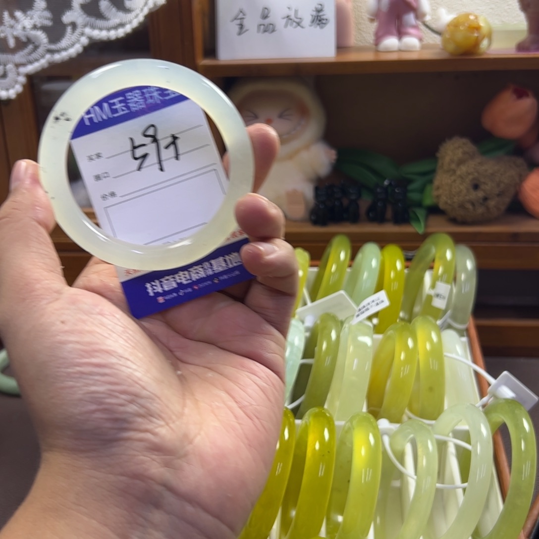 蛇纹石玉未镶嵌手镯386