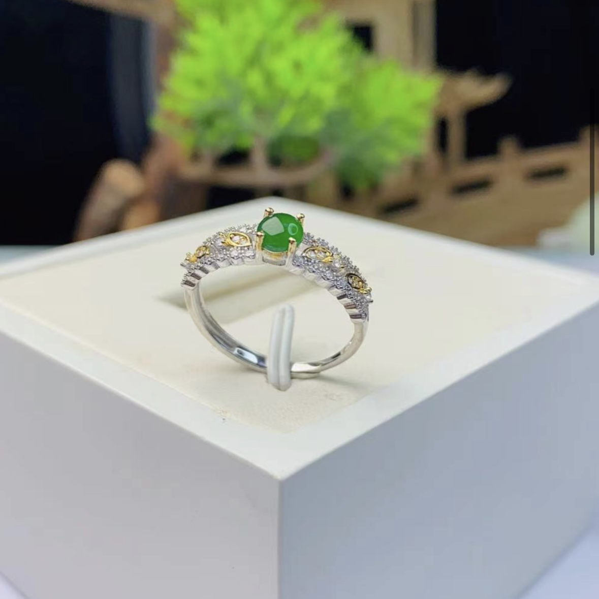 S925银翡翠冰绿戒指