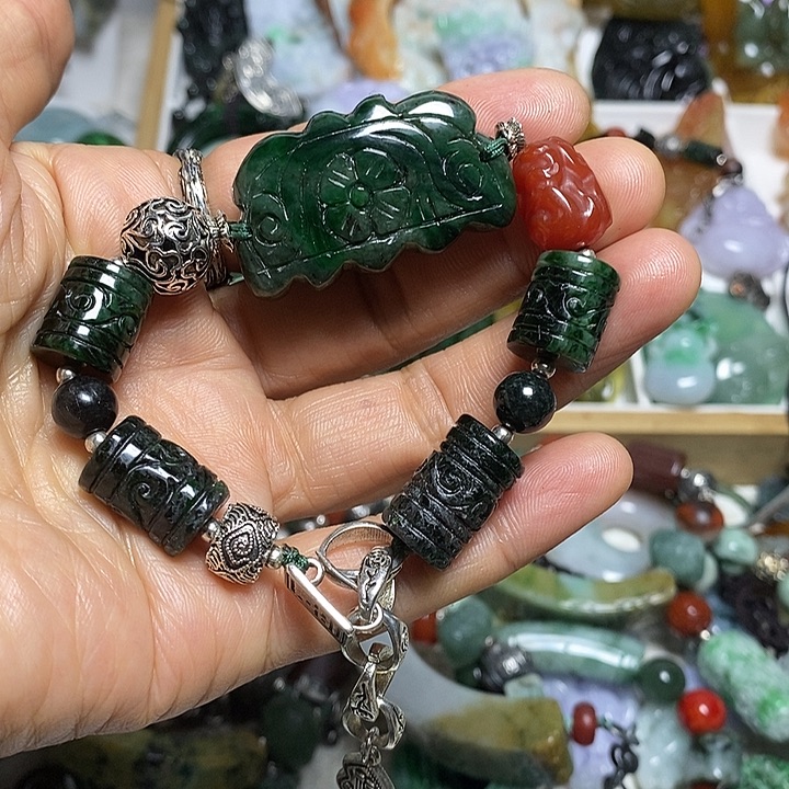 柿***祥翡翠未镶嵌吊坠(赠链)