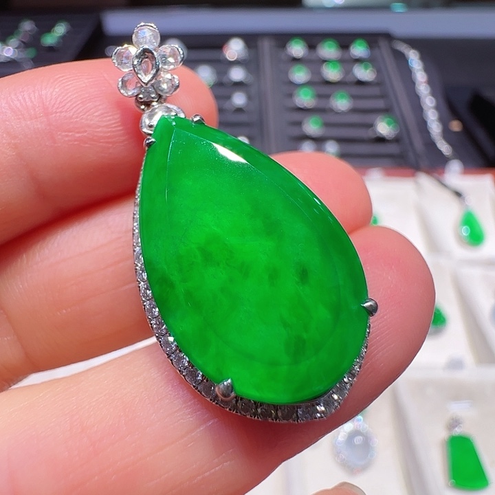 翡翠吊坠(不含链)18K金镶嵌吊坠