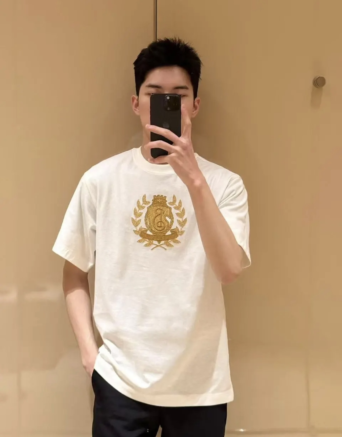 未使用 BURBERRY/博柏利 男士白色麦穗金字盾牌刺绣圆领短袖T恤