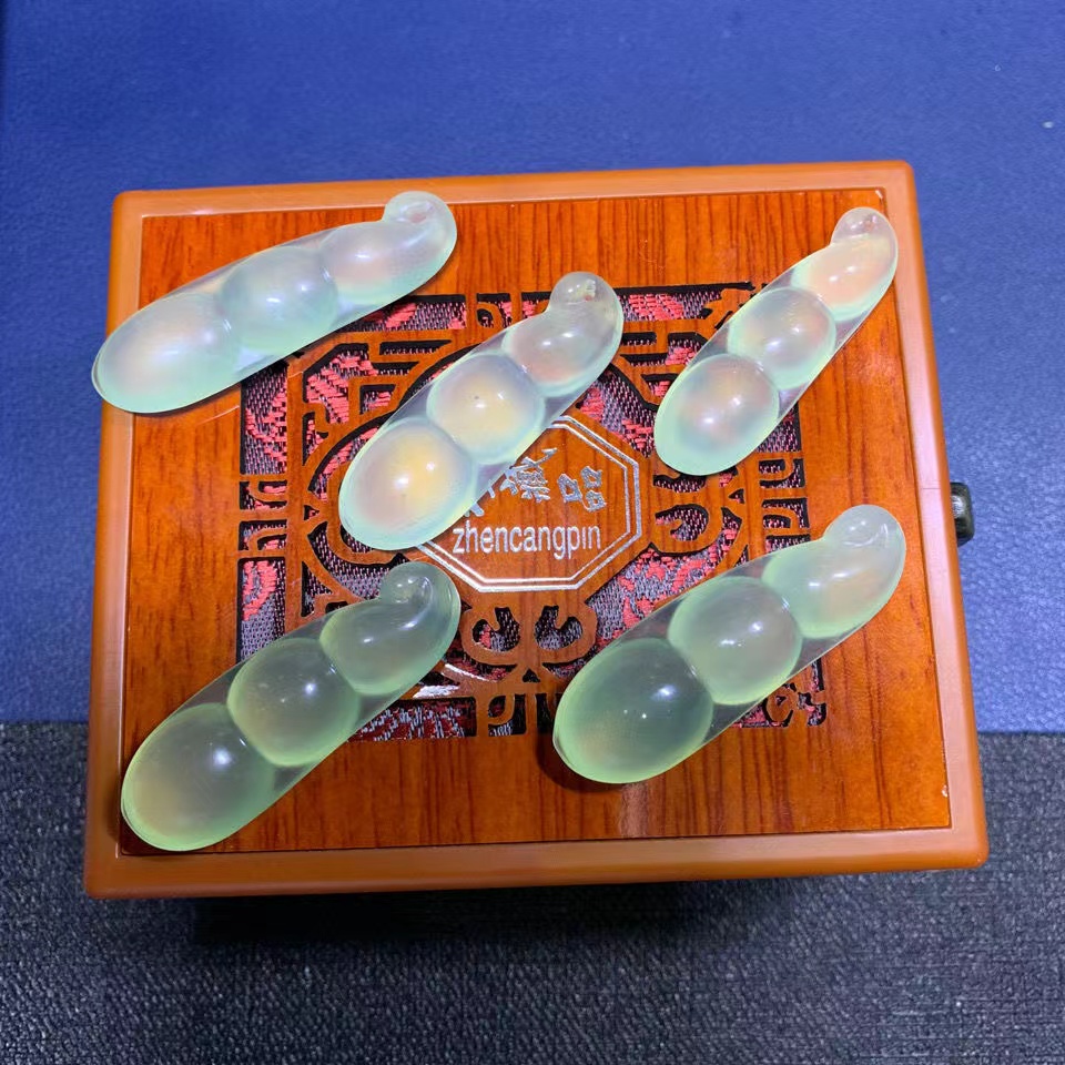 【集团·福利】蛇纹石玉未镶嵌随机发货一个/玉四季豆加白菜