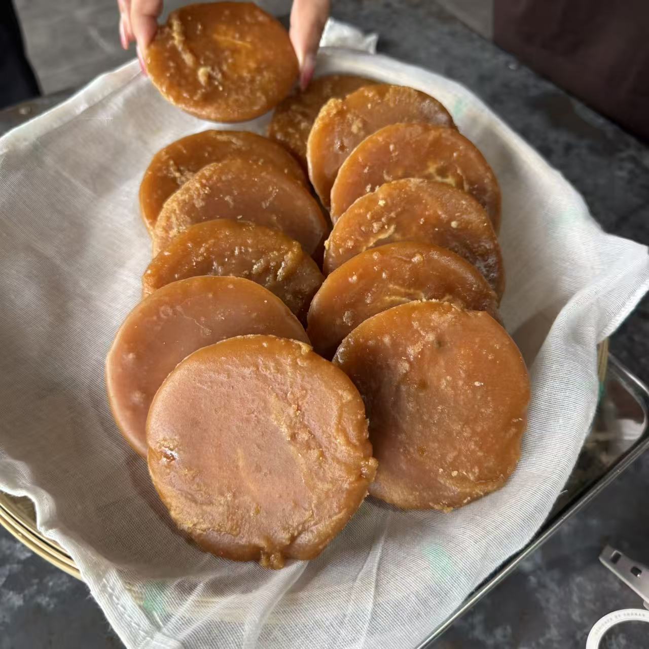 云南古法纯手工甘蔗老红糖块正宗月子黑糖