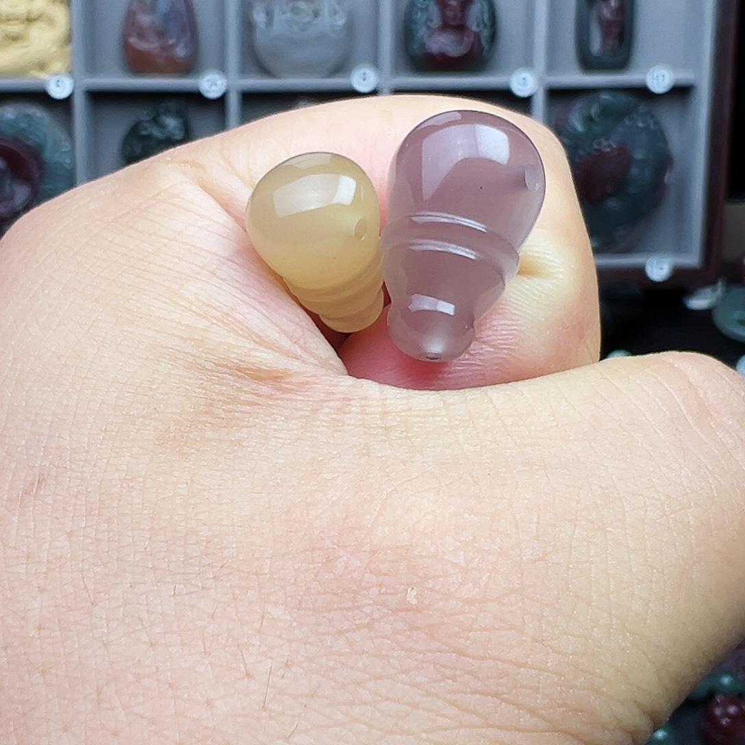 空***贼玛瑙/玉髓未镶嵌秦紫玉